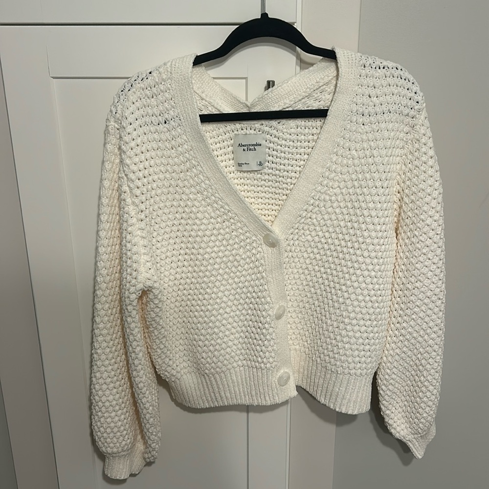 NWOT Abercrombie sweater. Size XL